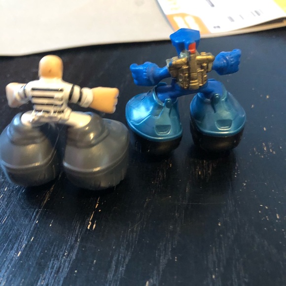 Matchbox Big Boots police/prisoner characters - Picture 5 of 5